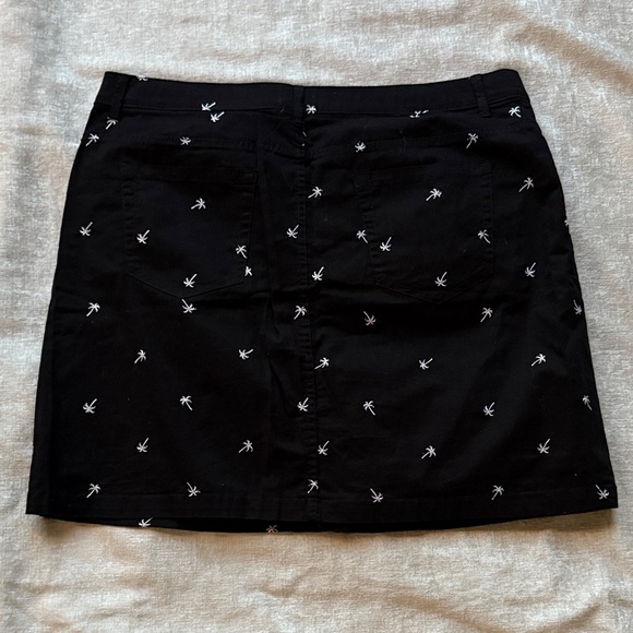 Croft & Barrow Black Skort with White Palm Tree Embroidery & Pockets Sz 16 - Picture 5 of 5